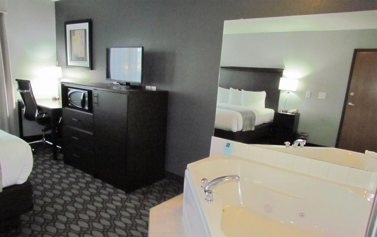 Oak Hill Inn & Suites Canton Экстерьер фото